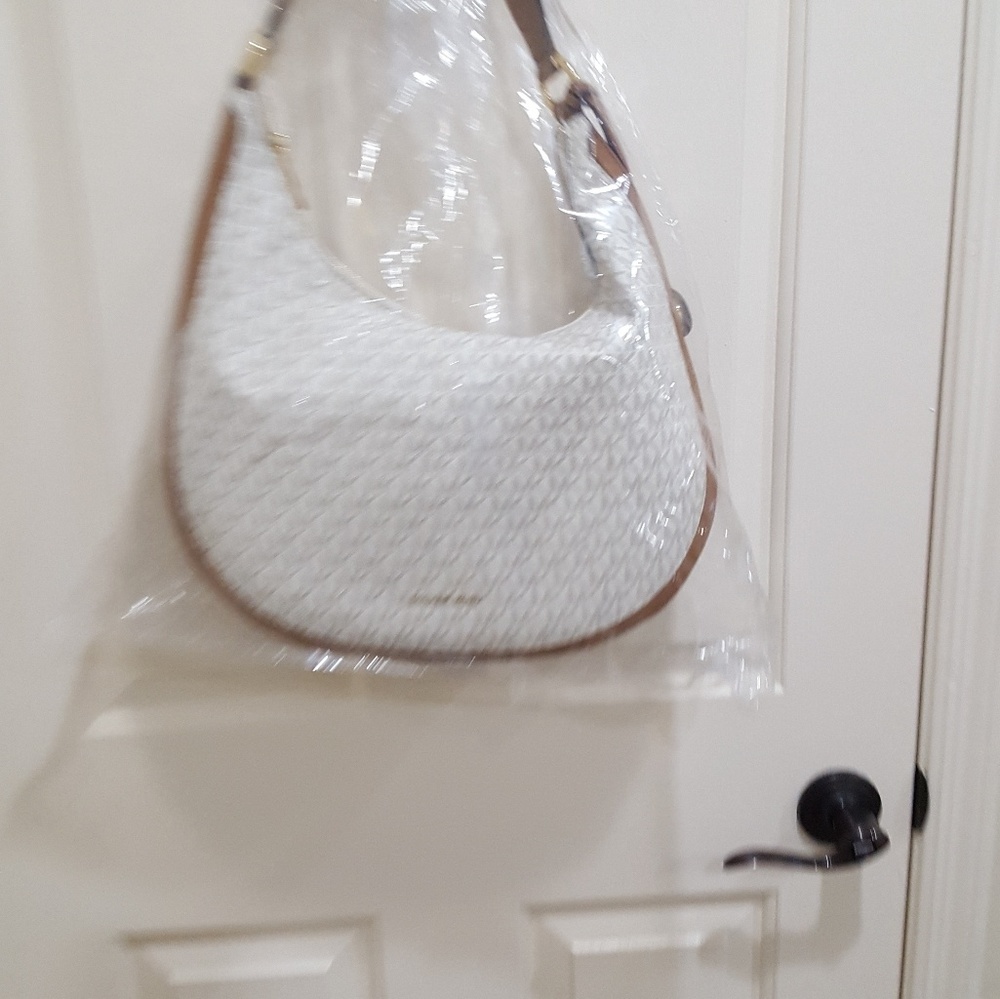 *SOLD* MK Lydia Large Hobo - Picture 2 of 4